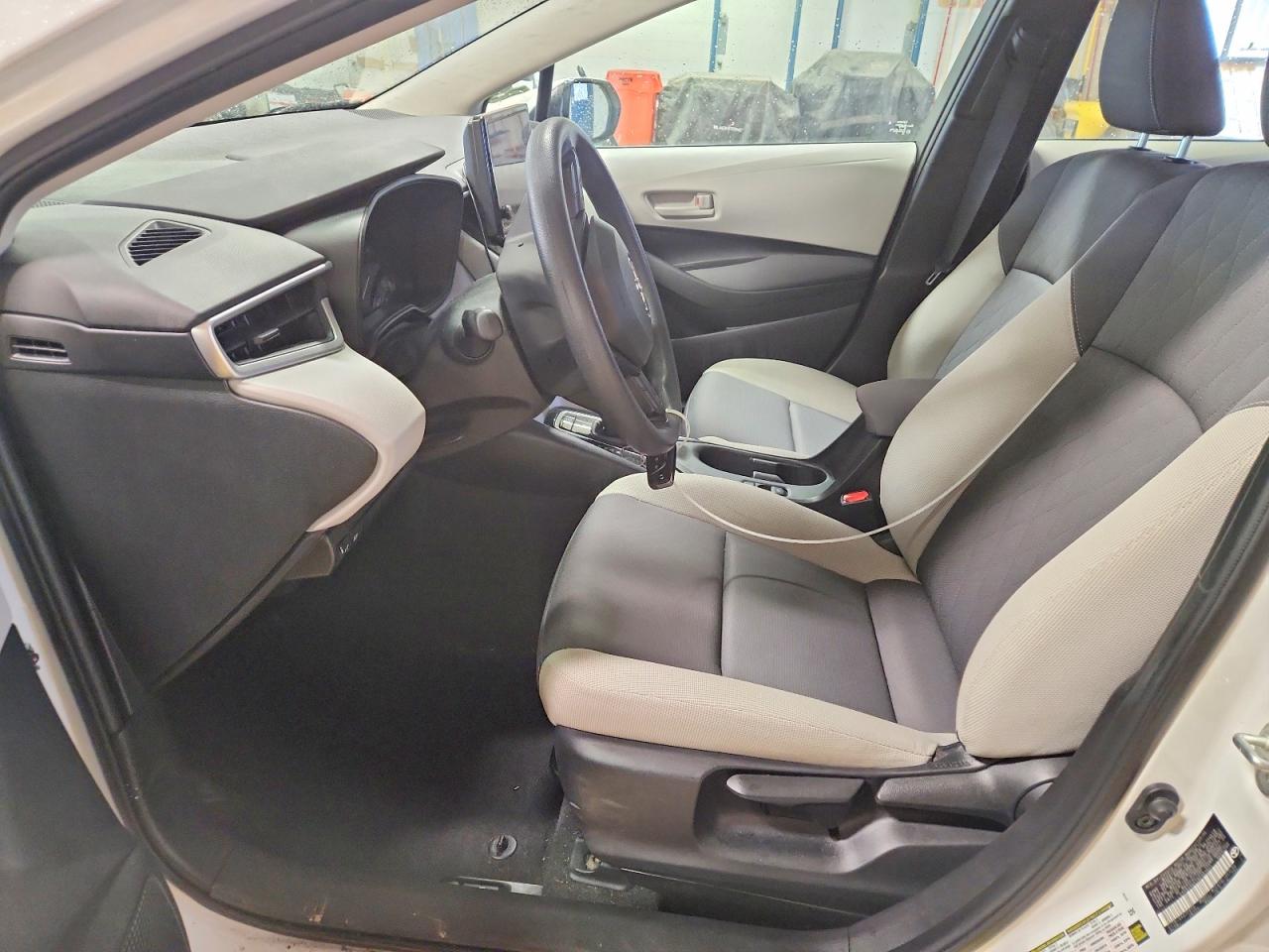 2024 TOYOTA COROLLA LE photo 7