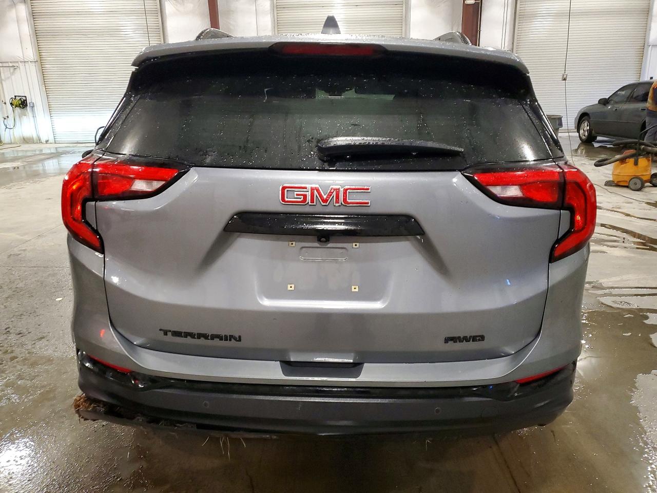 2020 GMC TERRAIN SLT photo 6