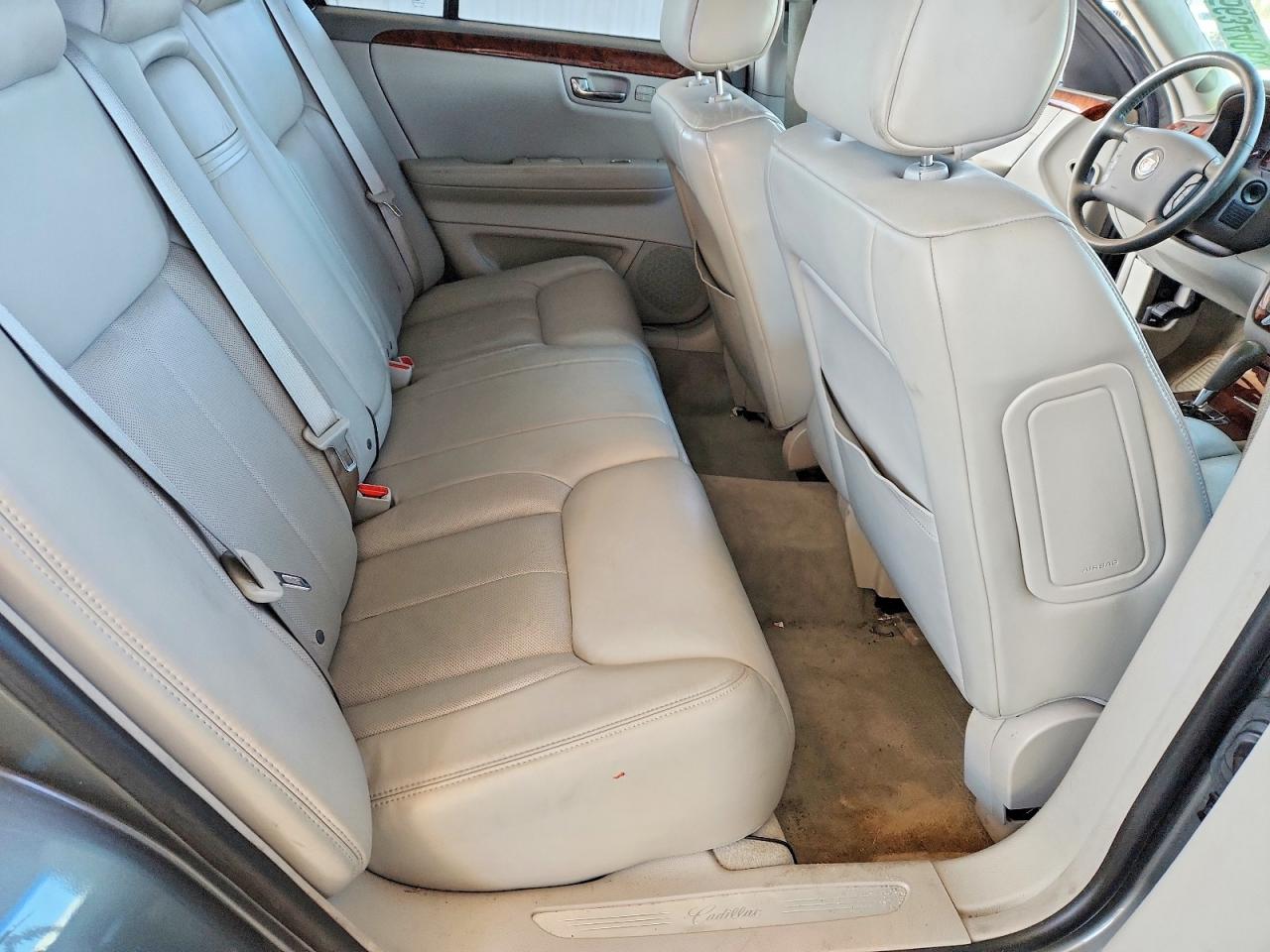 2007 CADILLAC DTS photo 19