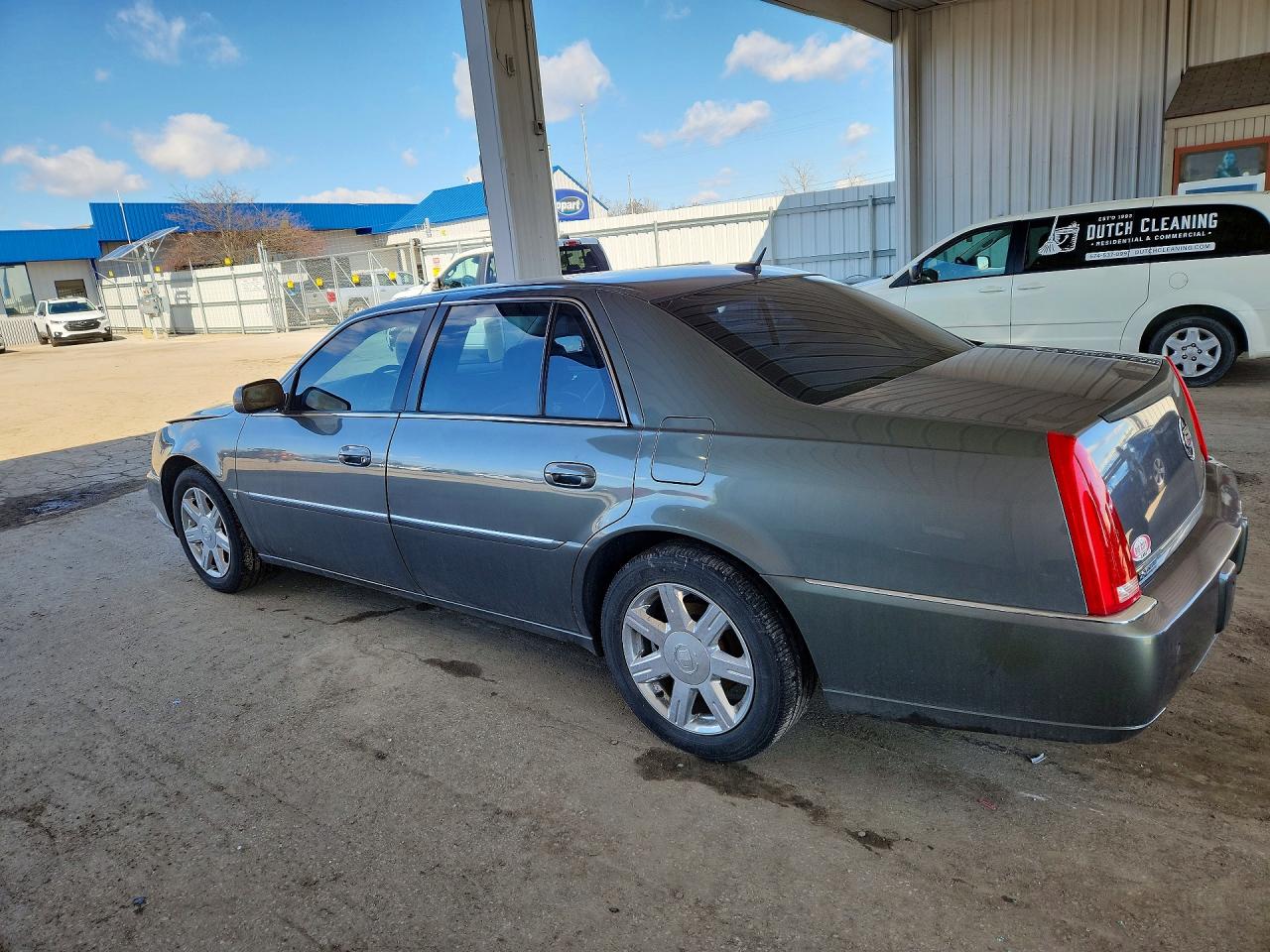 2007 CADILLAC DTS photo 3