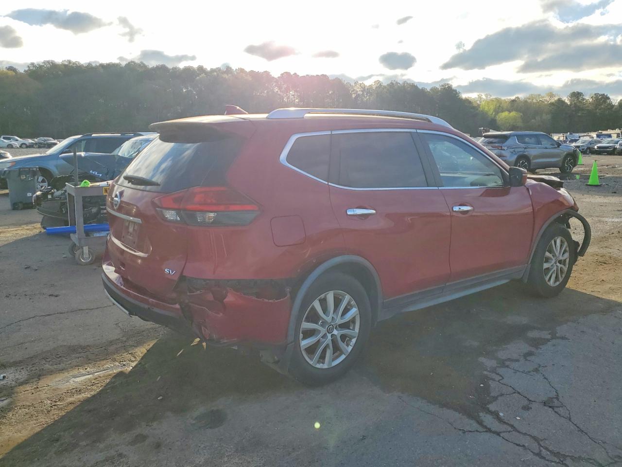 2017 NISSAN ROGUE SV photo 3