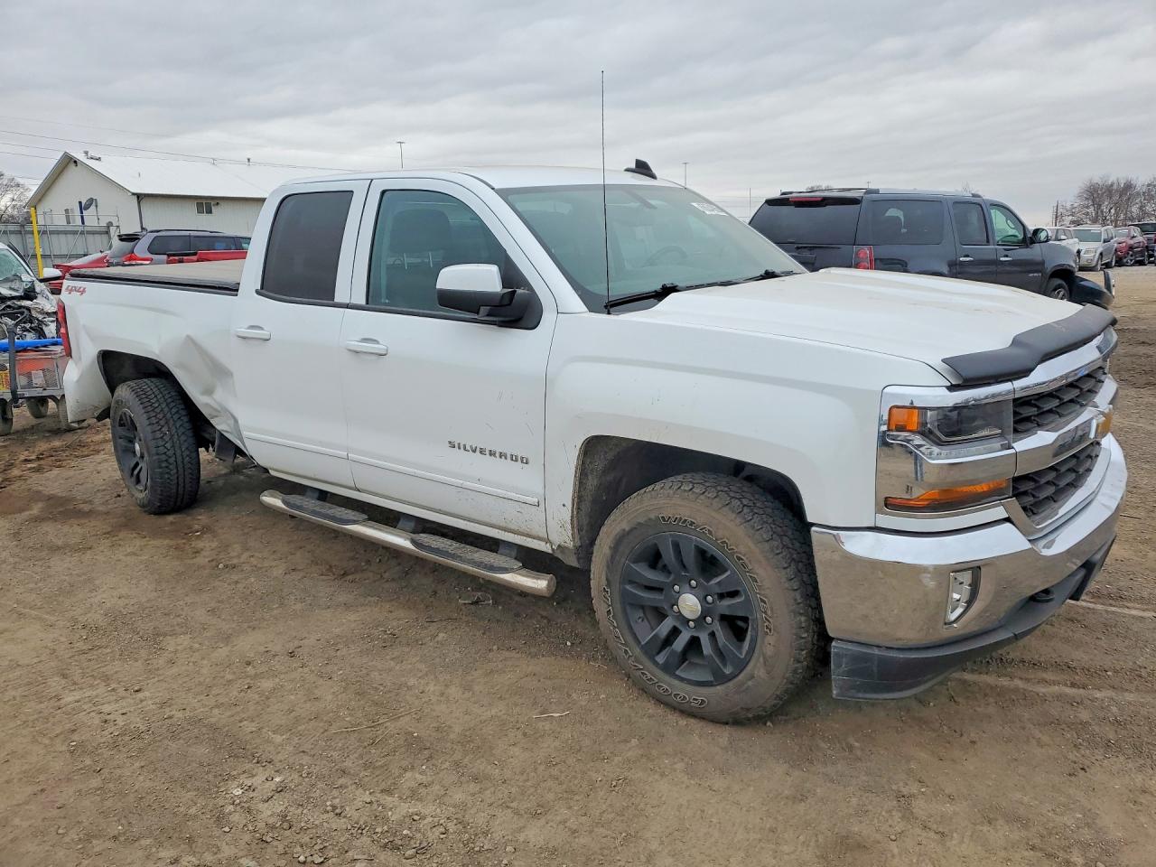 2016 CHEVROLET SILVERADO K1500 LT photo 4