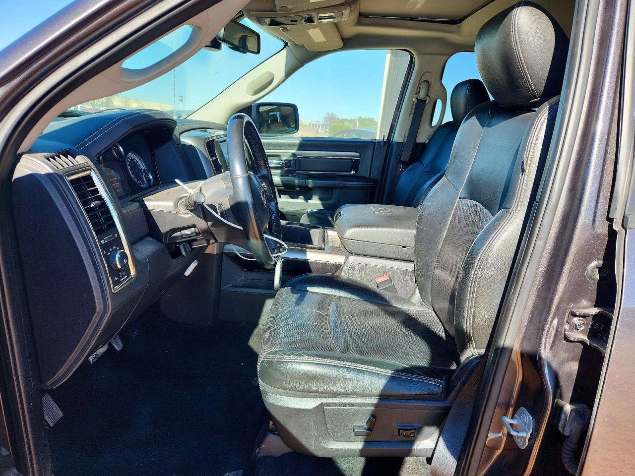2014 RAM 1500 SPORT photo 7
