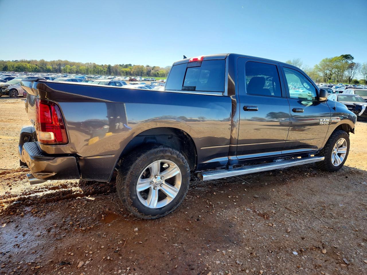2014 RAM 1500 SPORT photo 3