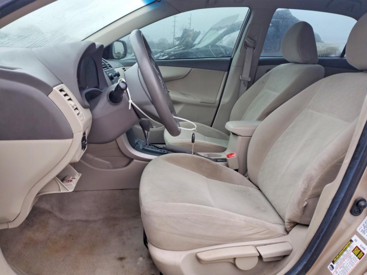 2009 TOYOTA COROLLA LE photo 7