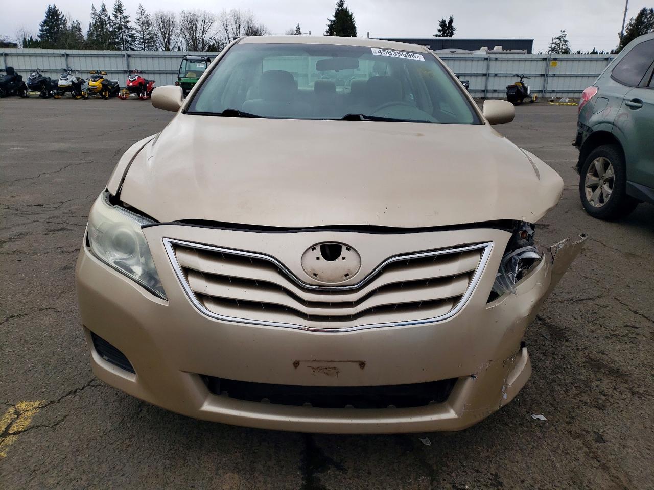 2010 TOYOTA CAMRY BASE photo 5