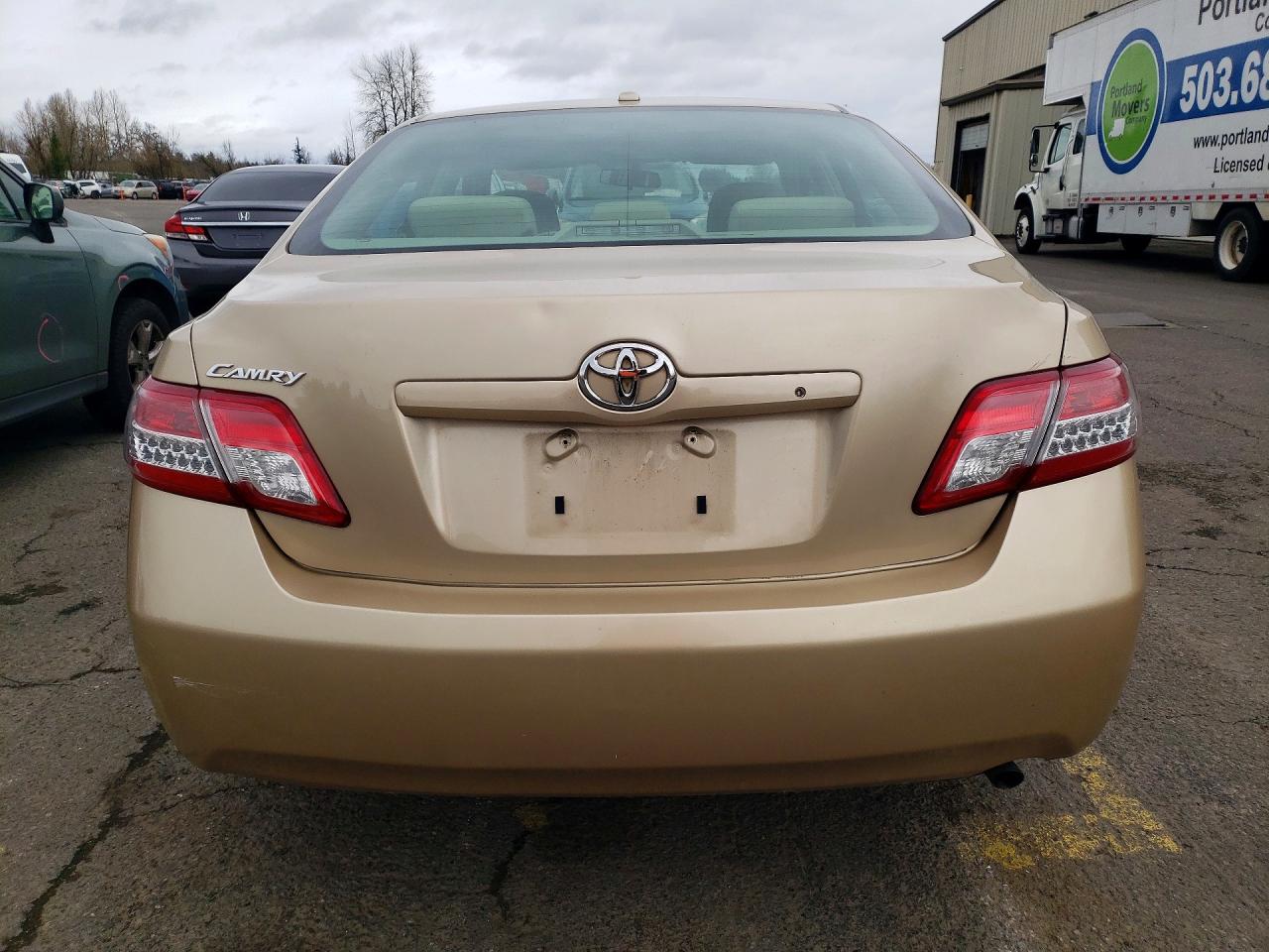 2010 TOYOTA CAMRY BASE photo 6