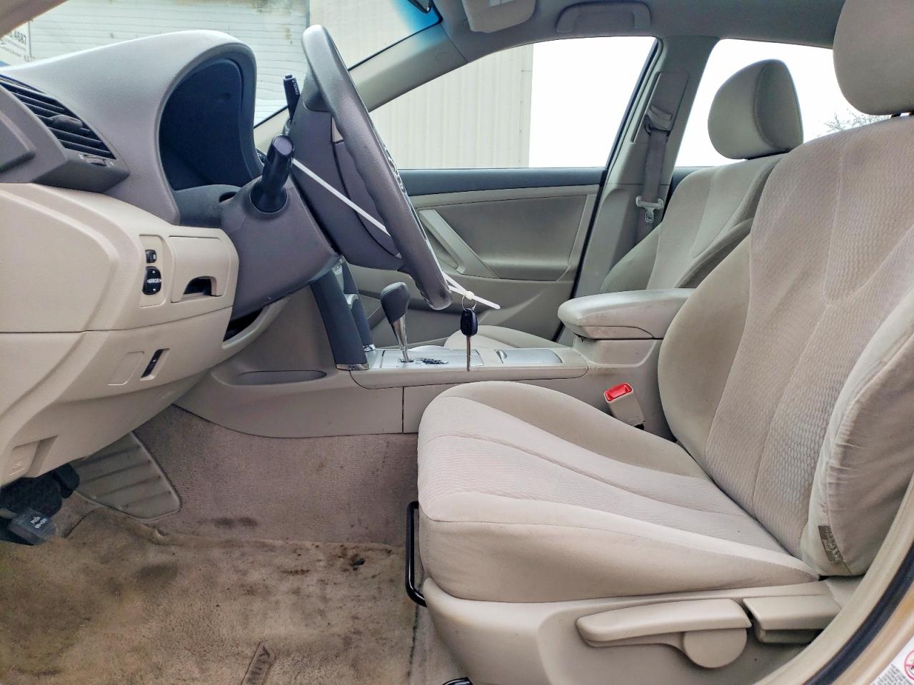 2010 TOYOTA CAMRY BASE photo 7