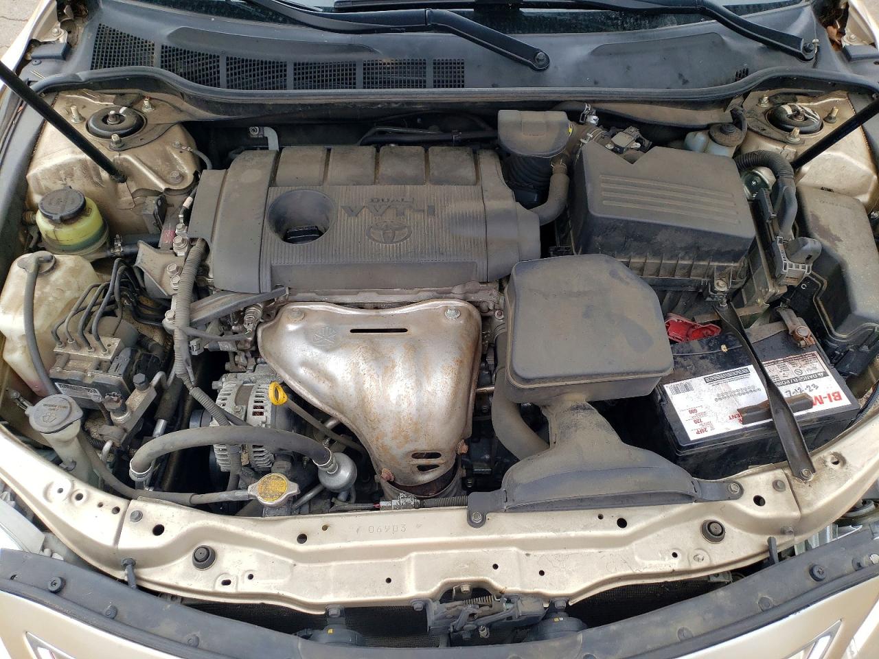 2010 TOYOTA CAMRY BASE photo 11