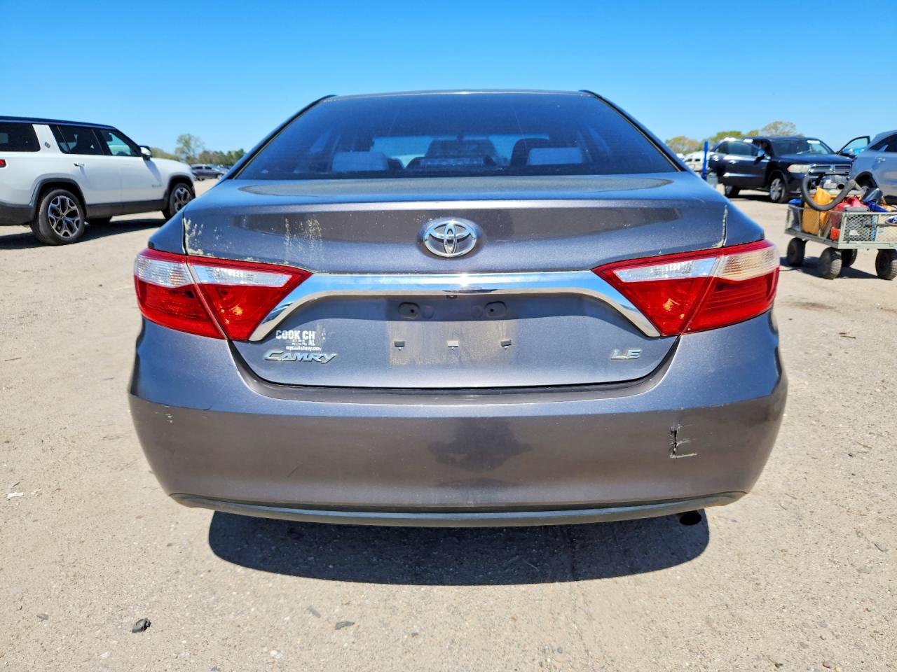 2016 TOYOTA CAMRY LE photo 16