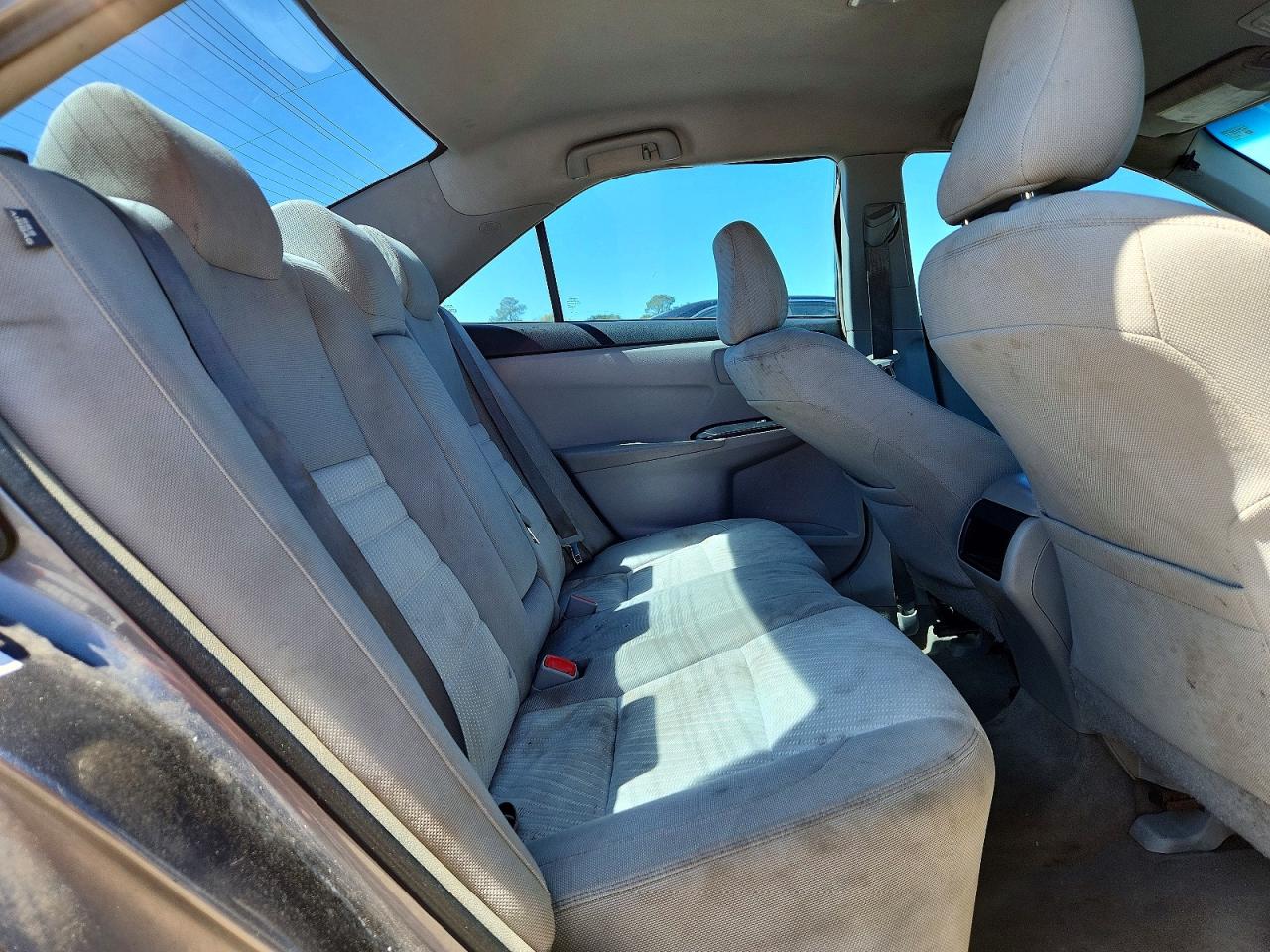 2016 TOYOTA CAMRY LE photo 28