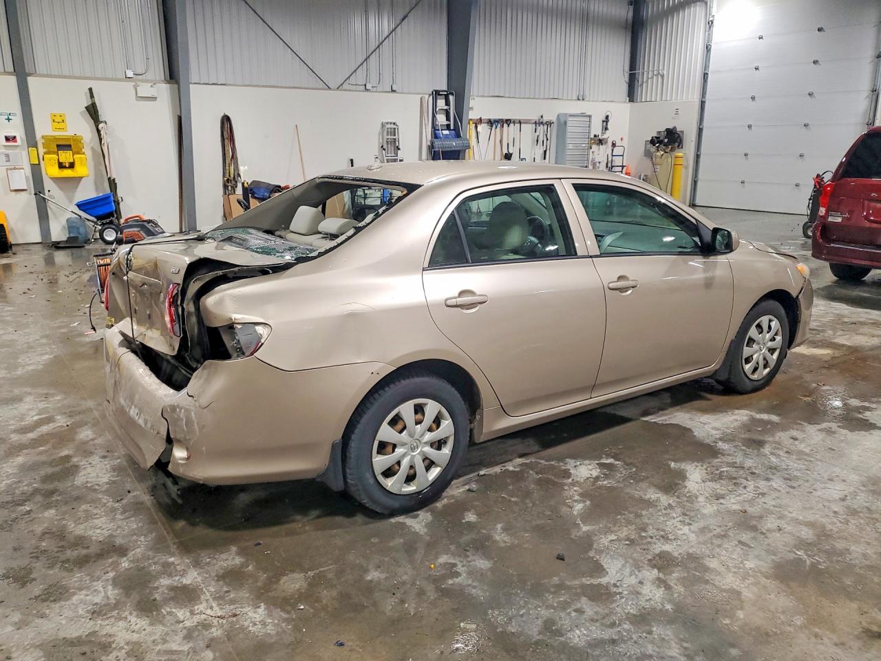 2010 TOYOTA COROLLA BASE photo 3