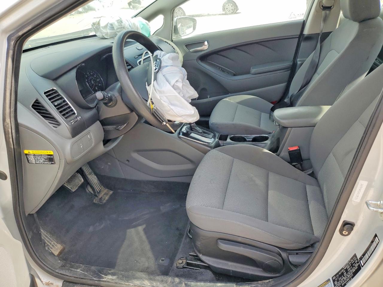 2017 KIA FORTE LX photo 7