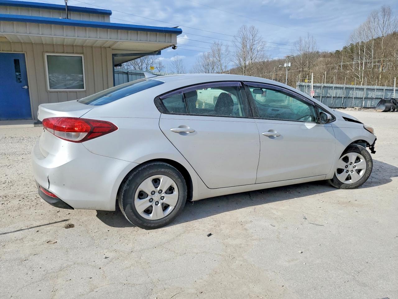 2017 KIA FORTE LX photo 3