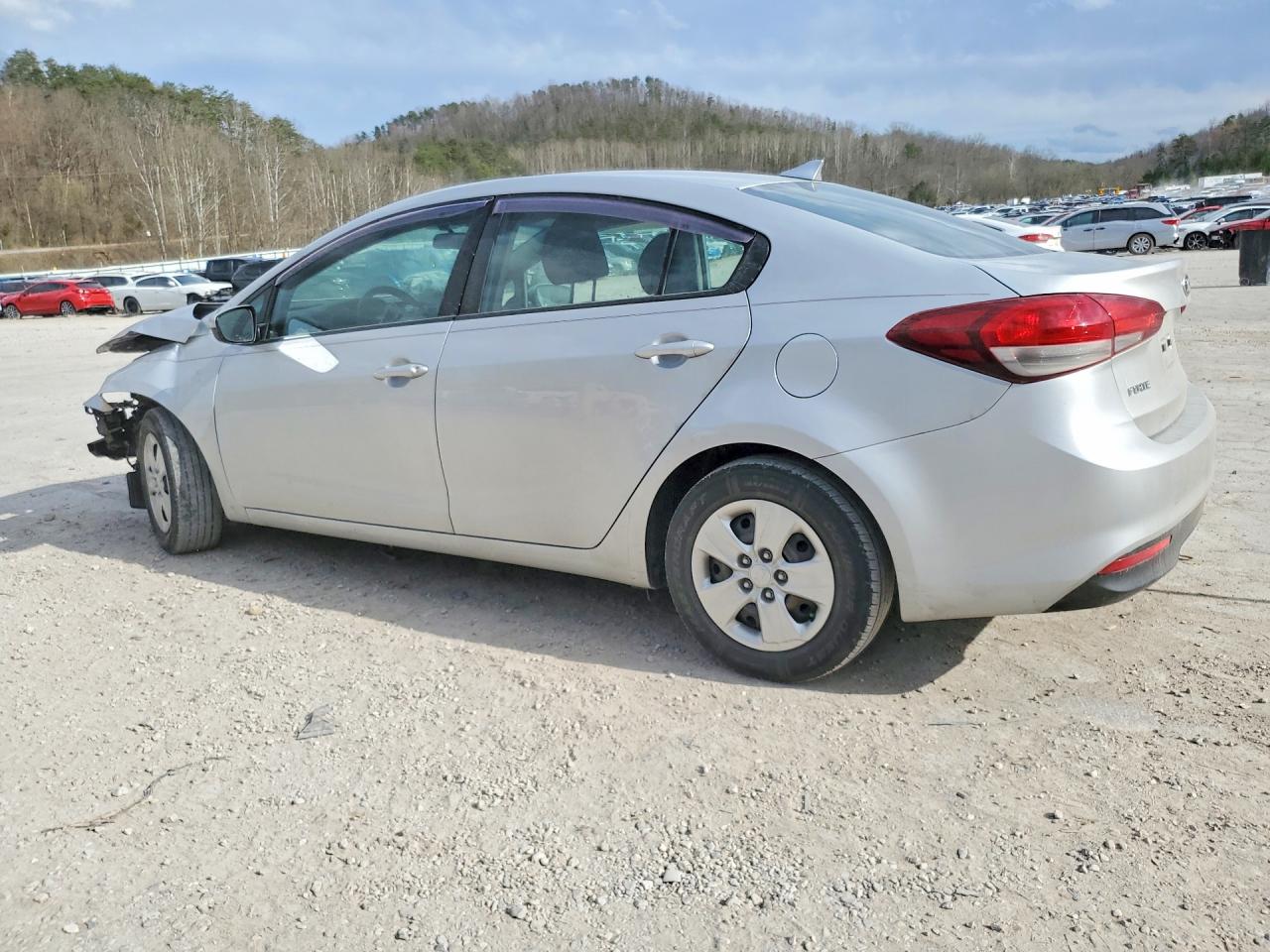 2017 KIA FORTE LX photo 2