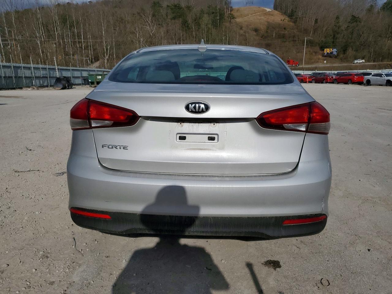 2017 KIA FORTE LX photo 6