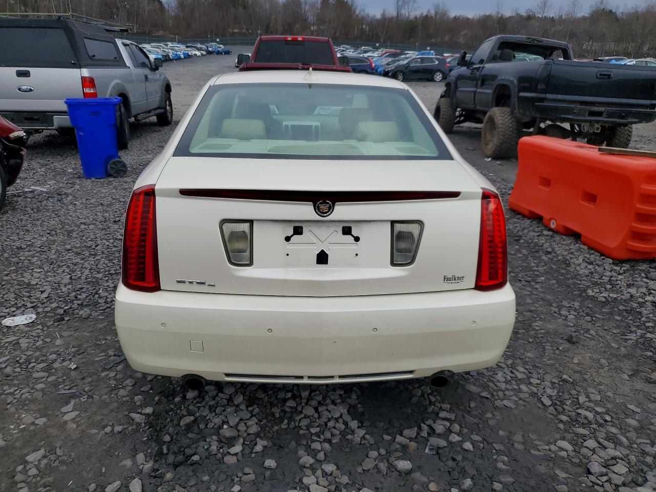 2011 CADILLAC STS LUXURY photo 16