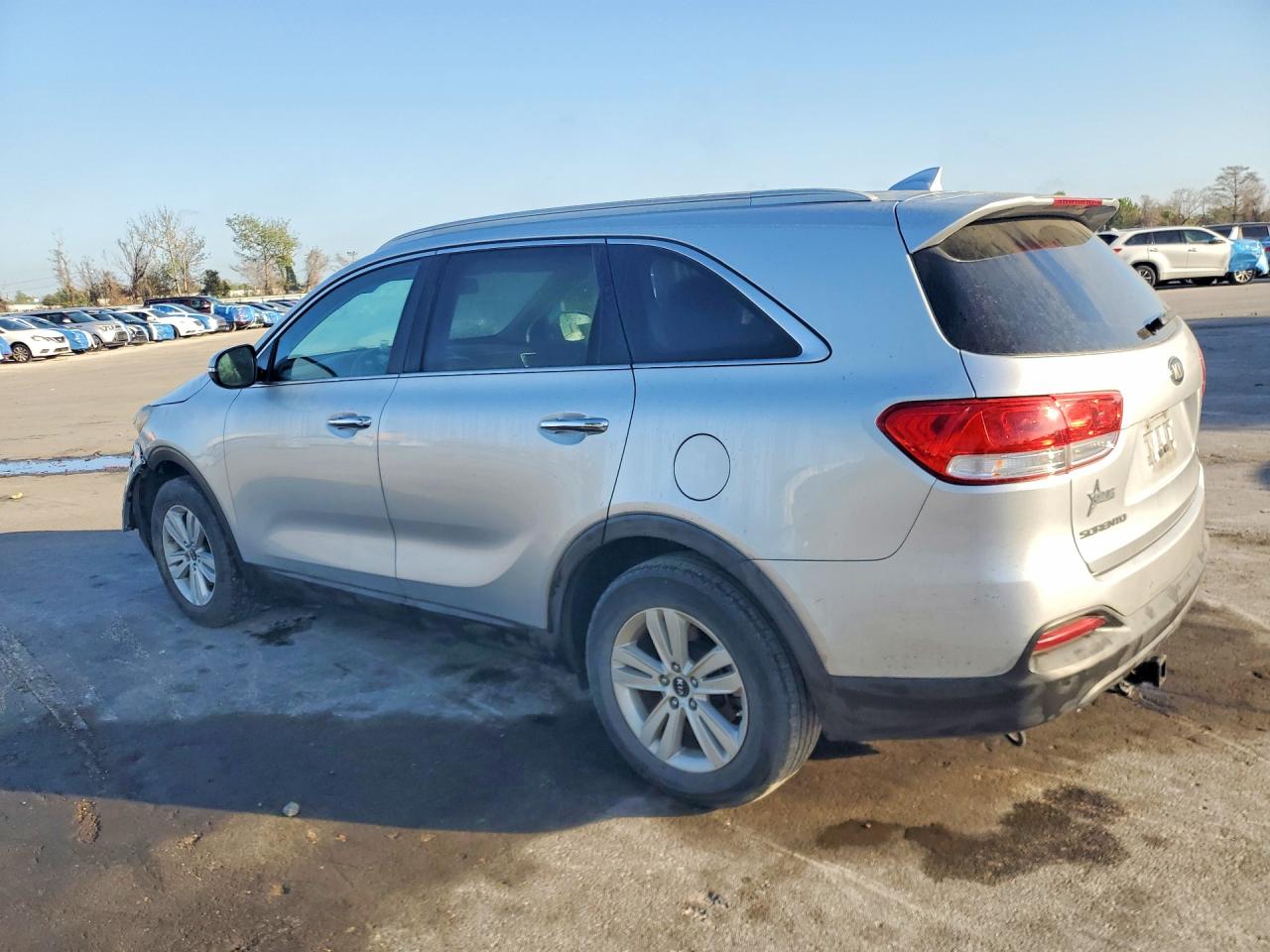 2016 KIA SORENTO LX photo 2