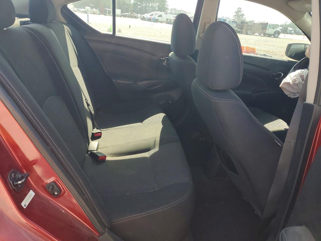 2018 NISSAN VERSA SV photo 19