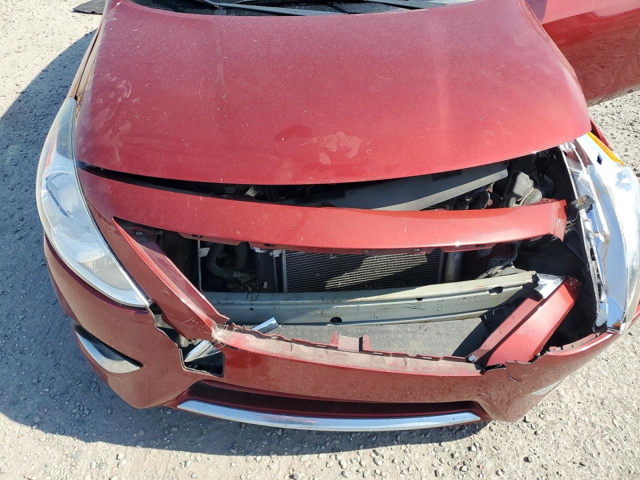 2018 NISSAN VERSA SV photo 21