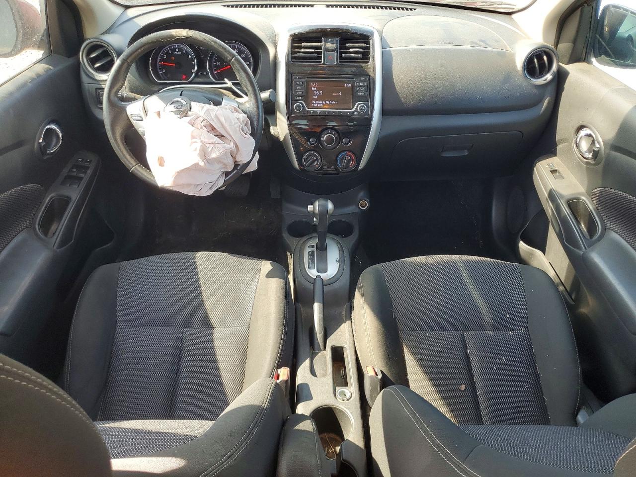 2018 NISSAN VERSA SV photo 15