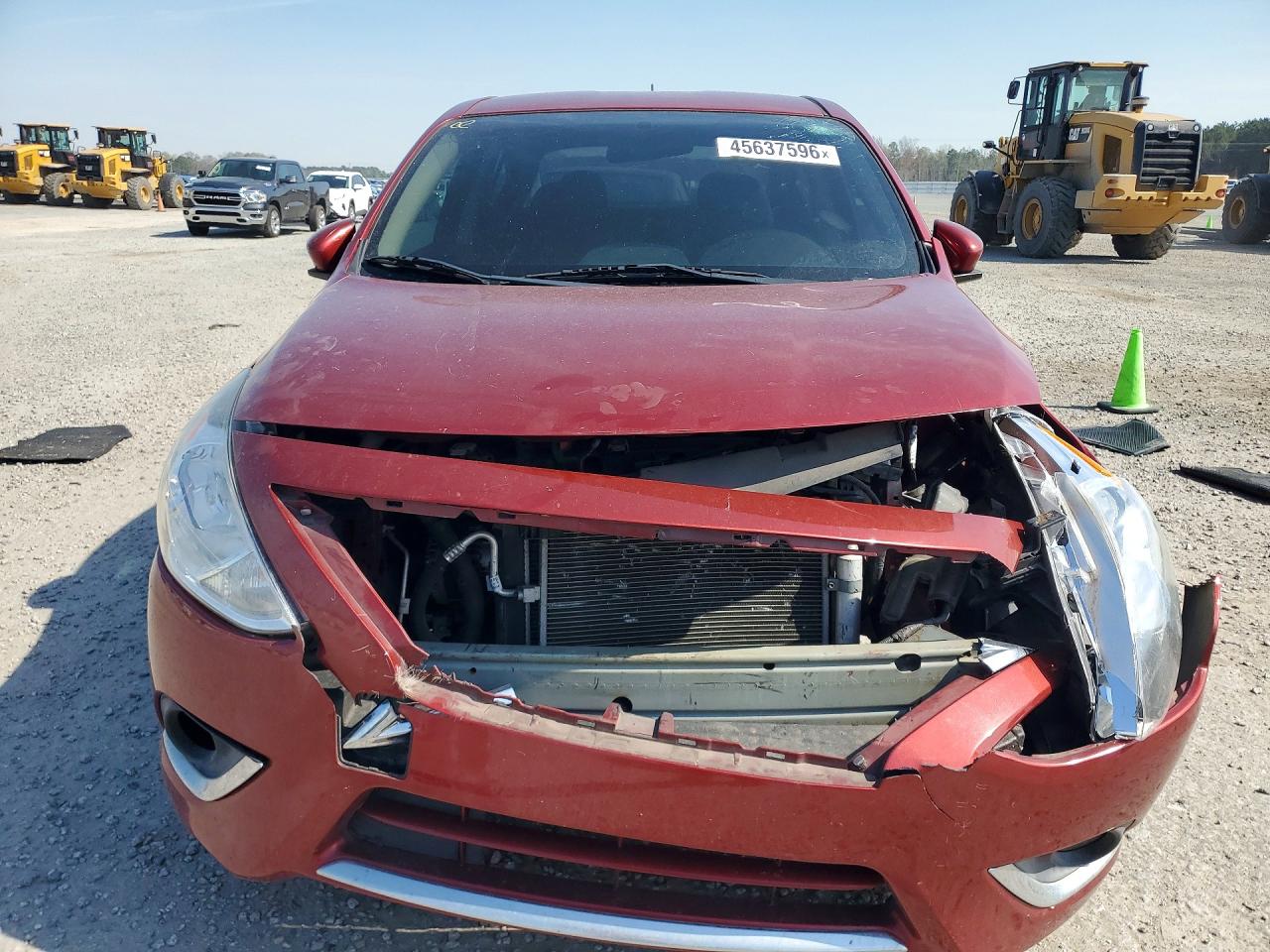 2018 NISSAN VERSA SV photo 9