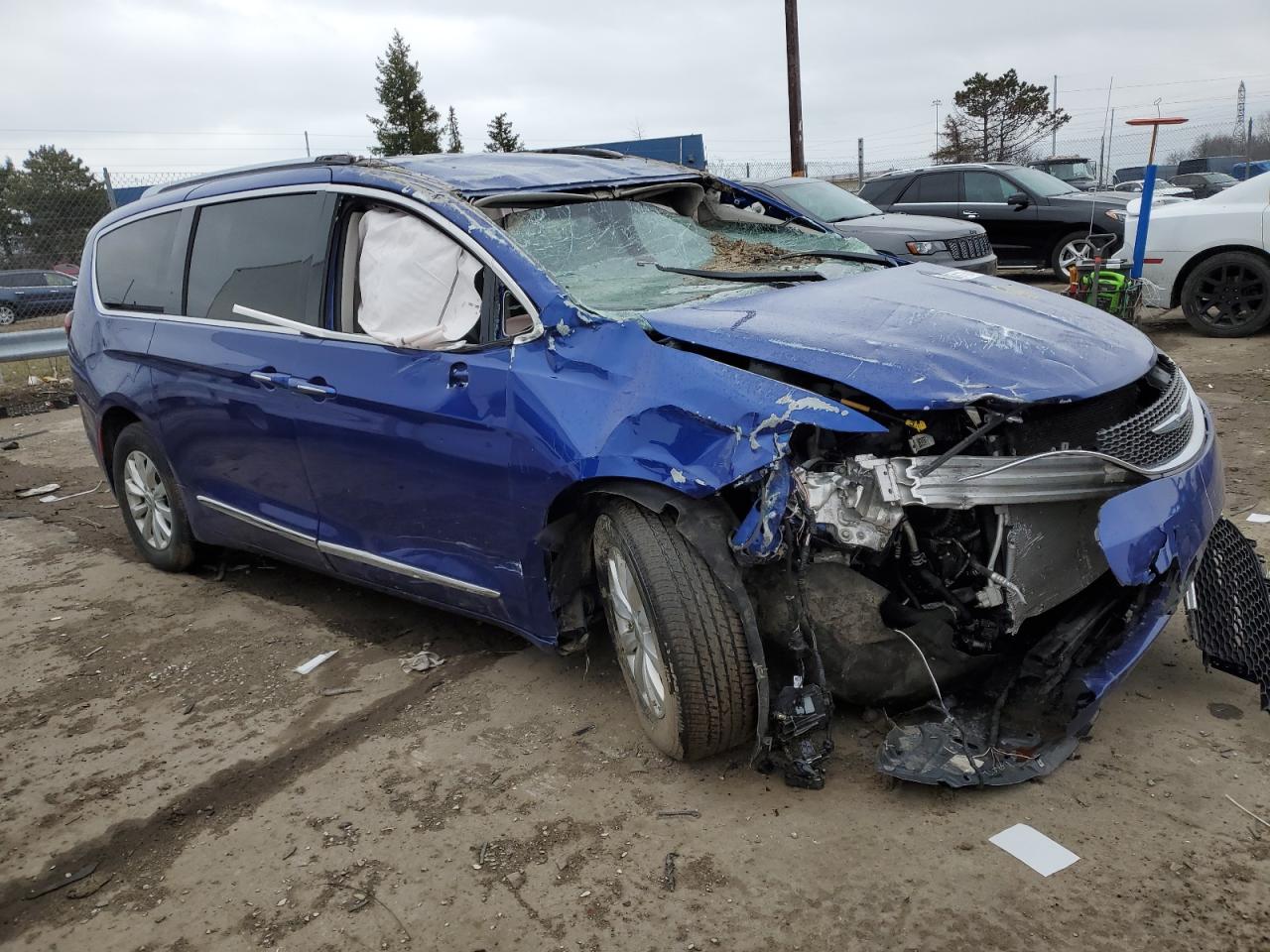 2019 CHRYSLER PACIFICA TOURING L photo 7