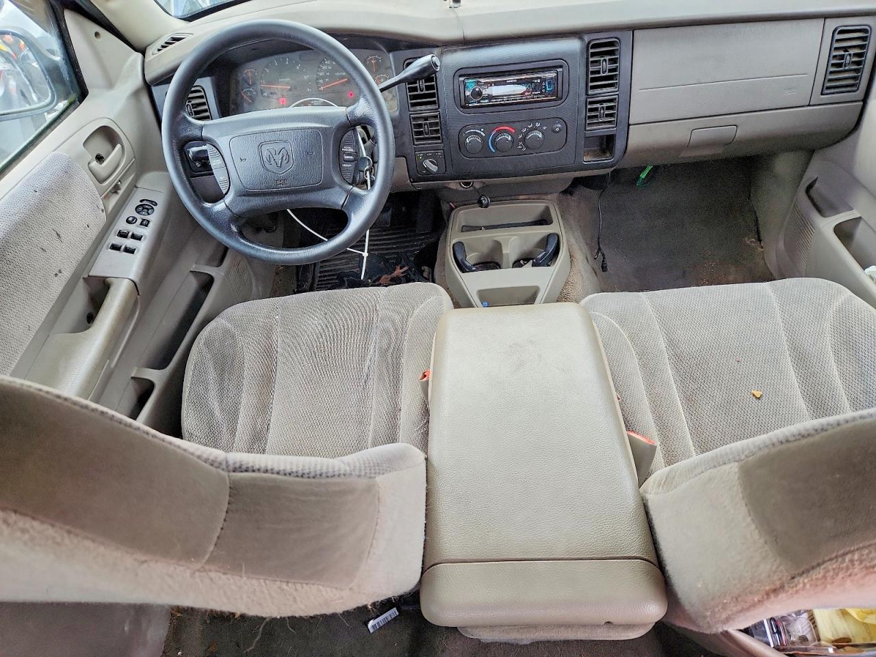 2004 DODGE DAKOTA QUAD SLT photo 15