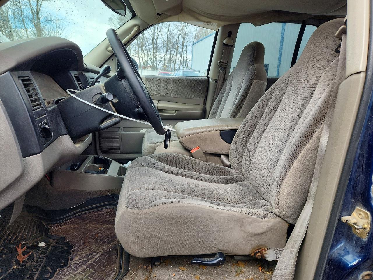 2004 DODGE DAKOTA QUAD SLT photo 13