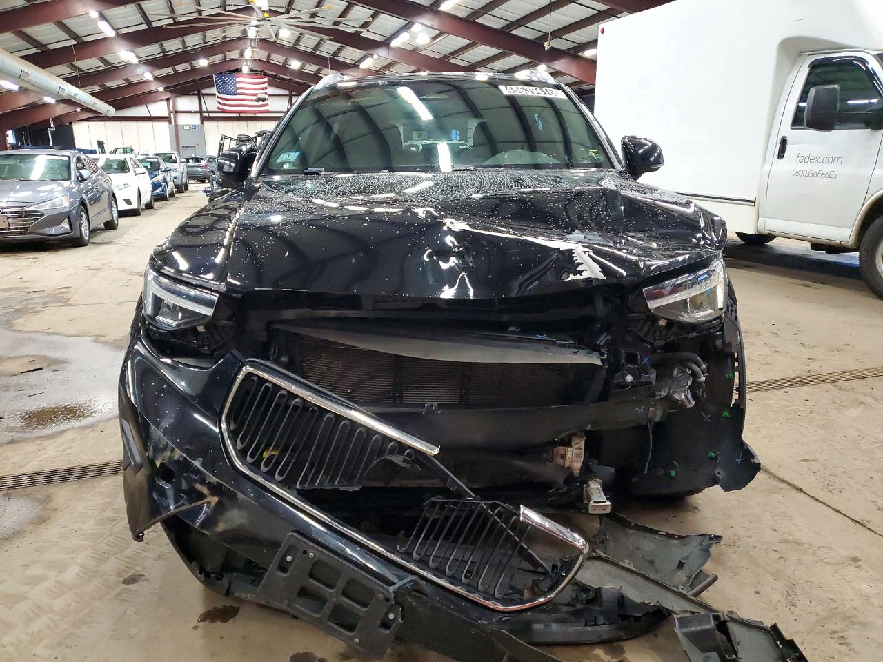 2023 VOLVO XC40 CORE photo 5