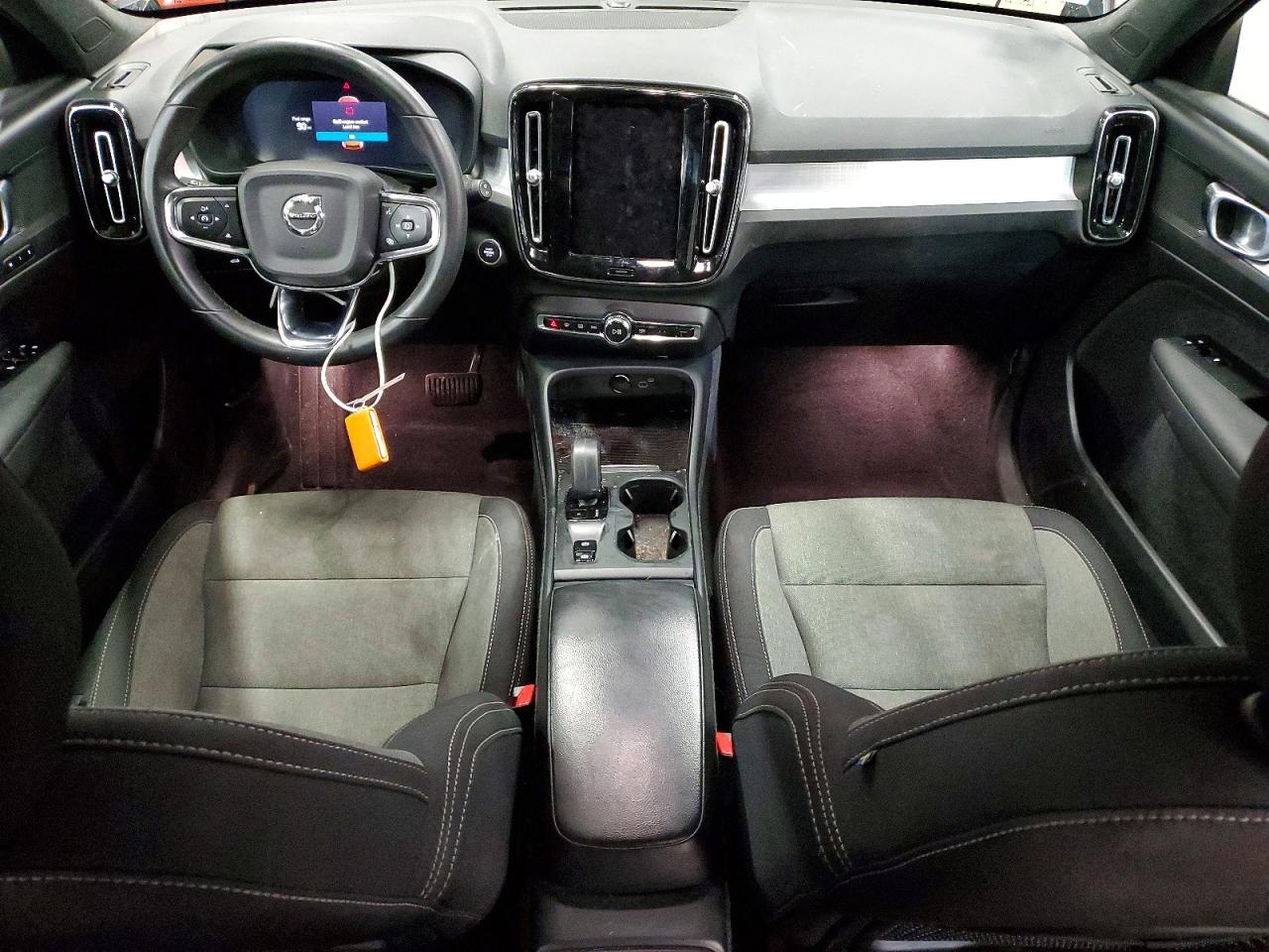2023 VOLVO XC40 CORE photo 8