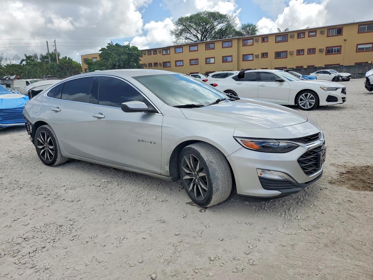 2020 CHEVROLET MALIBU RS photo 4