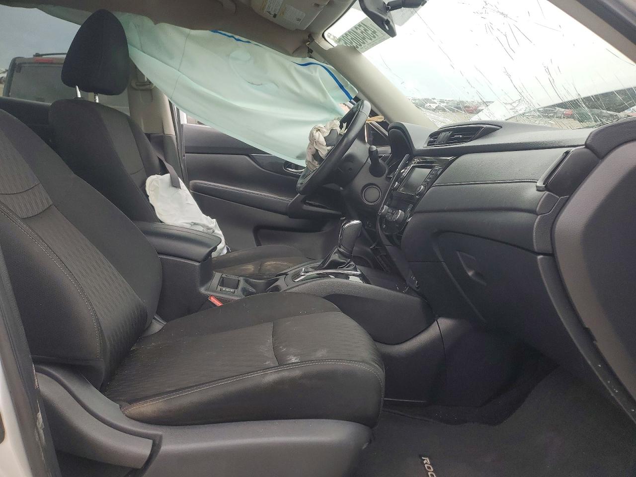 2018 NISSAN ROGUE SV photo 13