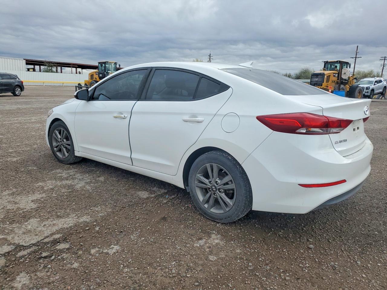 2018 HYUNDAI ELANTRA photo 2