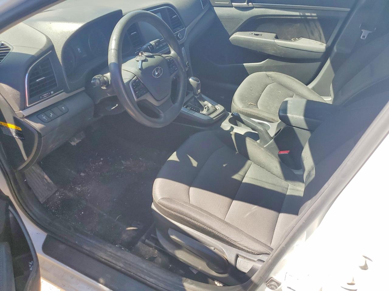 2018 HYUNDAI ELANTRA photo 7