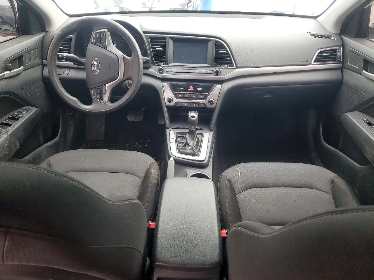 2018 HYUNDAI ELANTRA photo 8