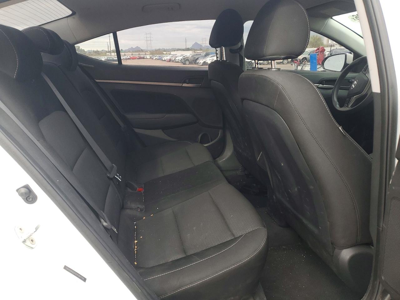2018 HYUNDAI ELANTRA photo 10