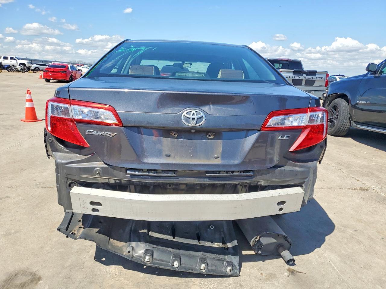 2012 TOYOTA CAMRY LE photo 6