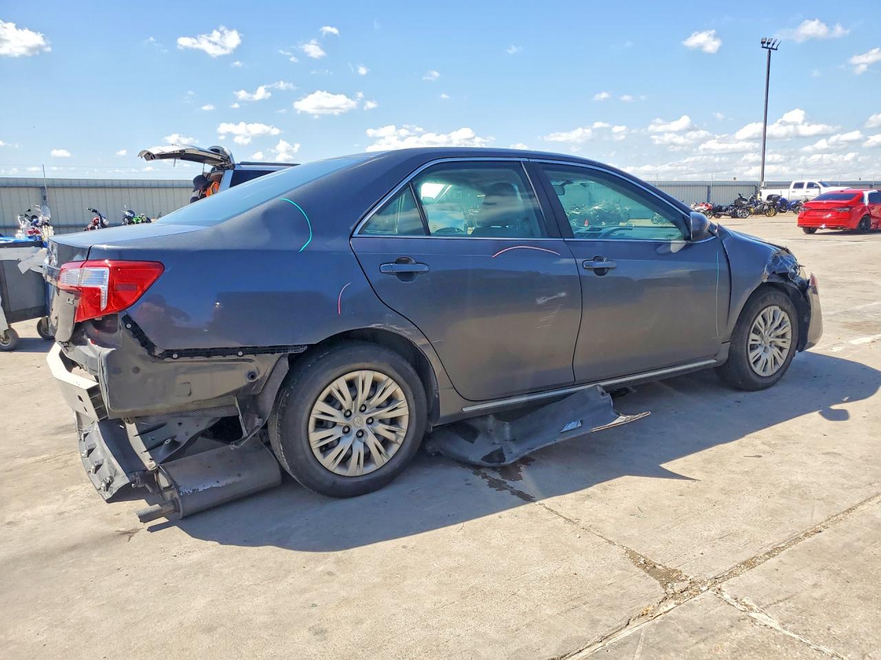 2012 TOYOTA CAMRY LE photo 3