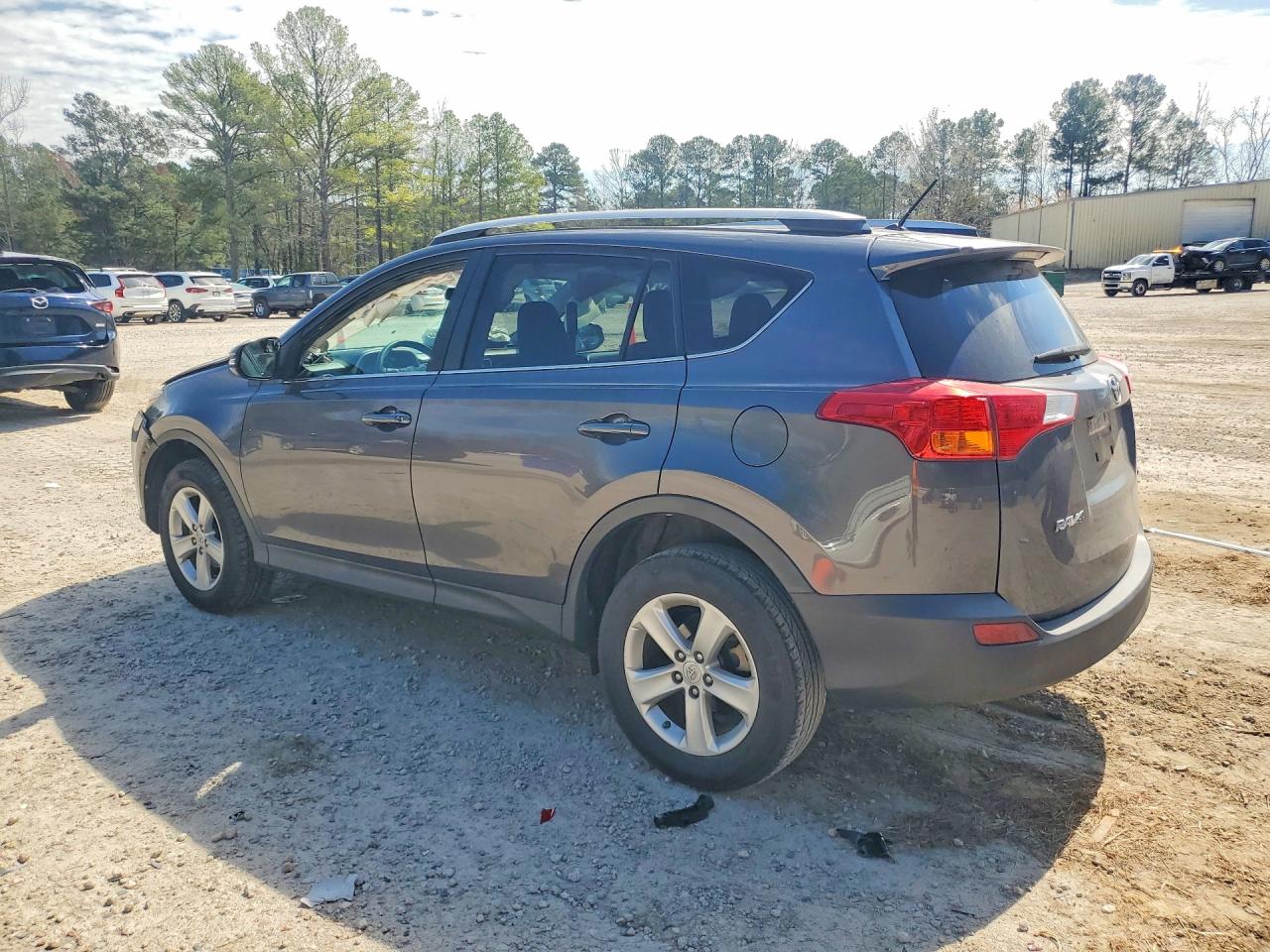 2013 TOYOTA RAV4 XLE photo 3