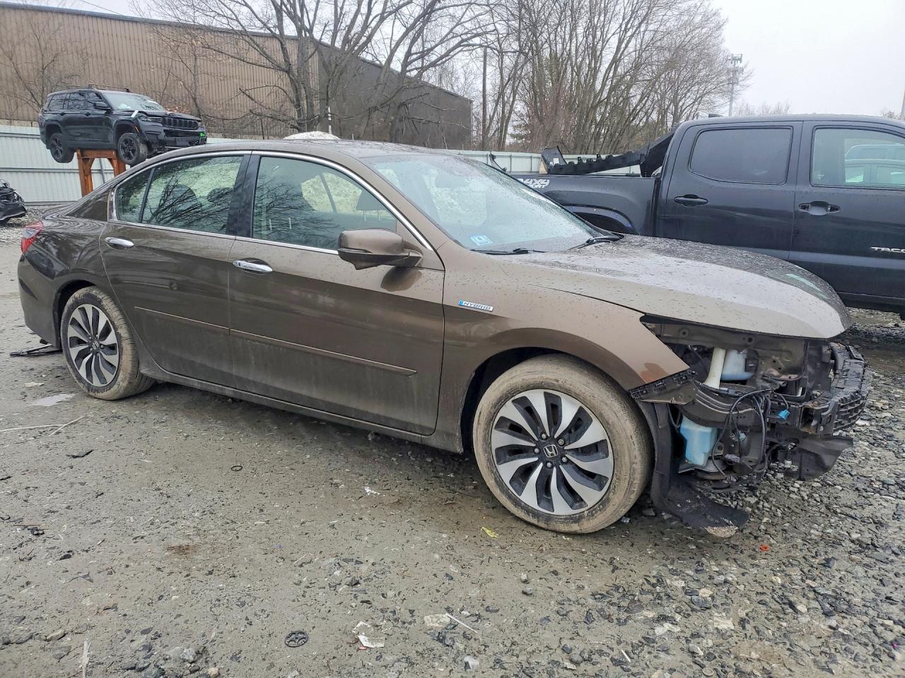 2017 HONDA ACCORD HYBRID photo 4