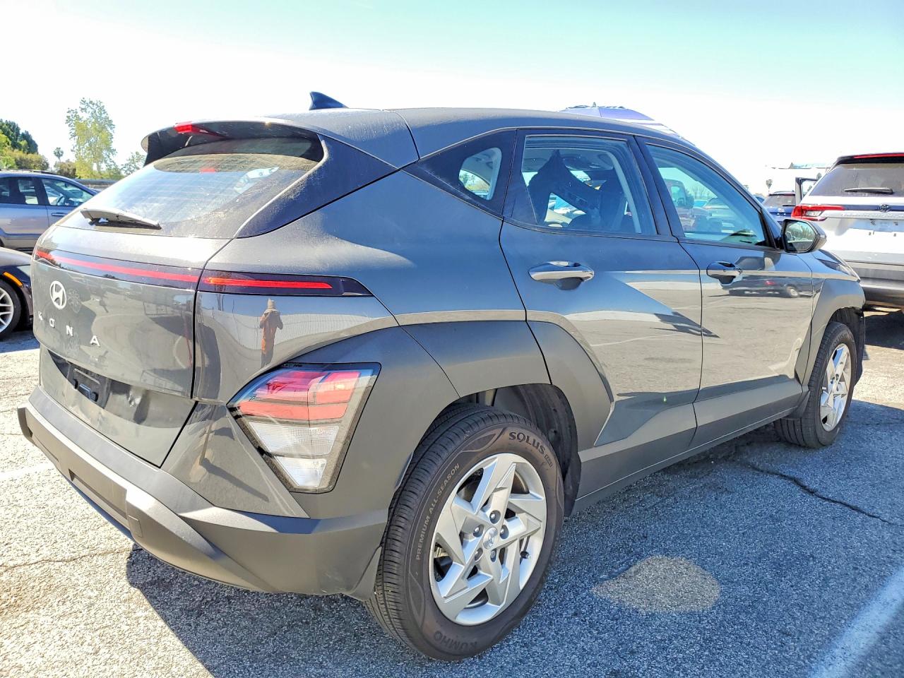2025 HYUNDAI KONA SE photo 3