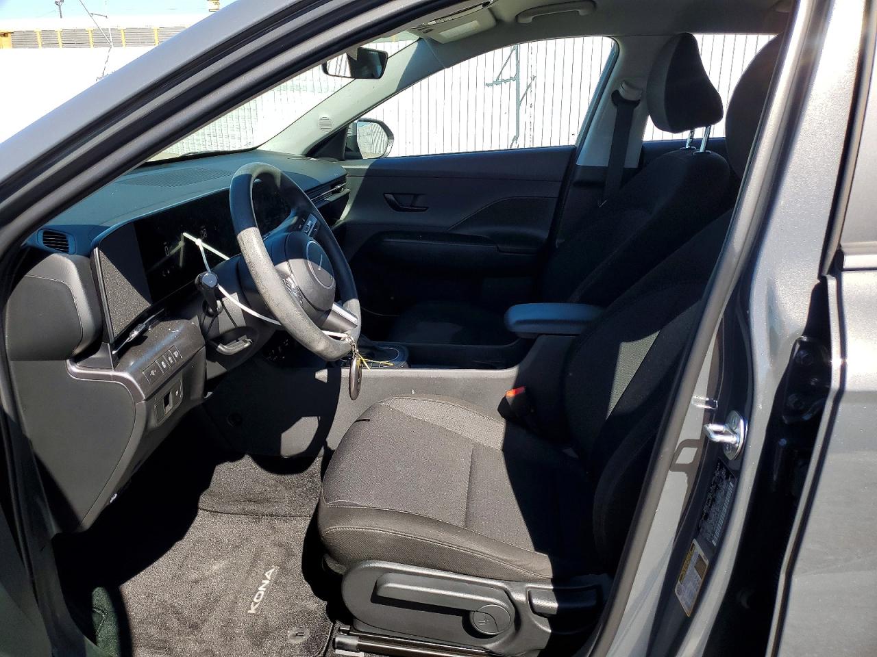 2025 HYUNDAI KONA SE photo 7
