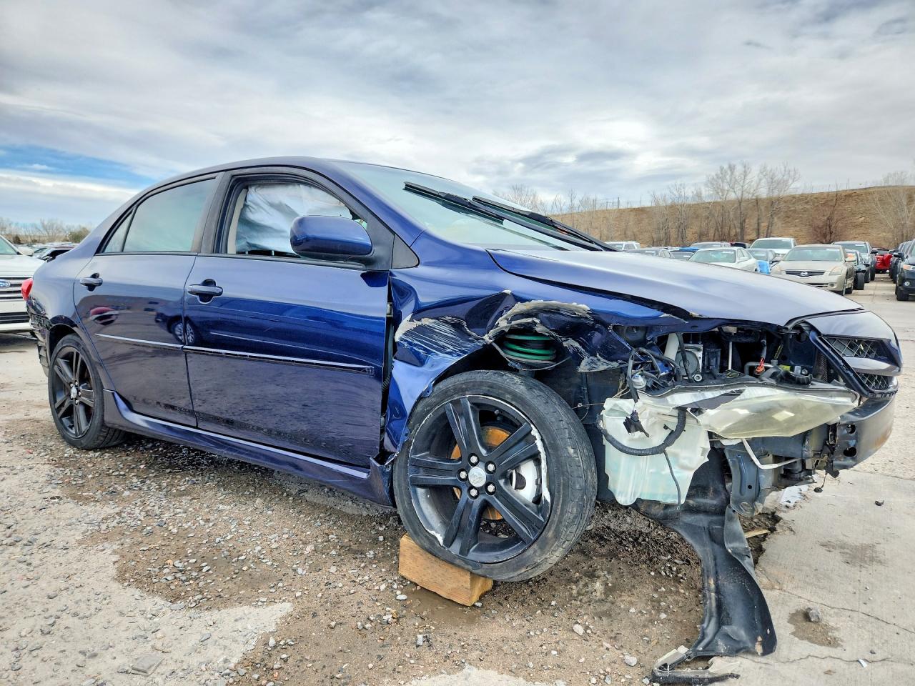 2013 TOYOTA COROLLA S photo 4