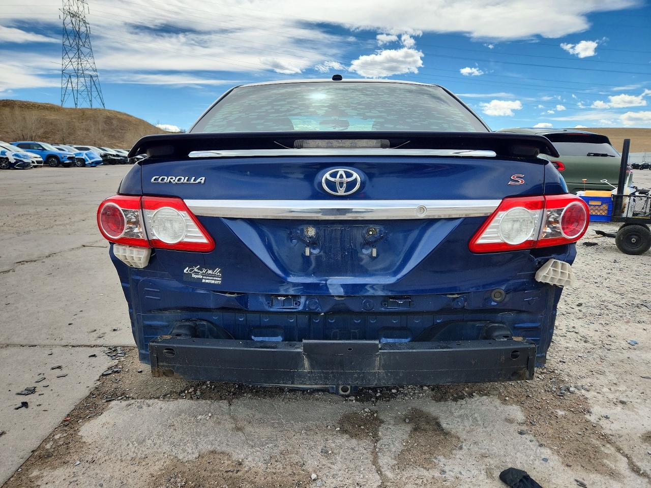 2013 TOYOTA COROLLA S photo 6