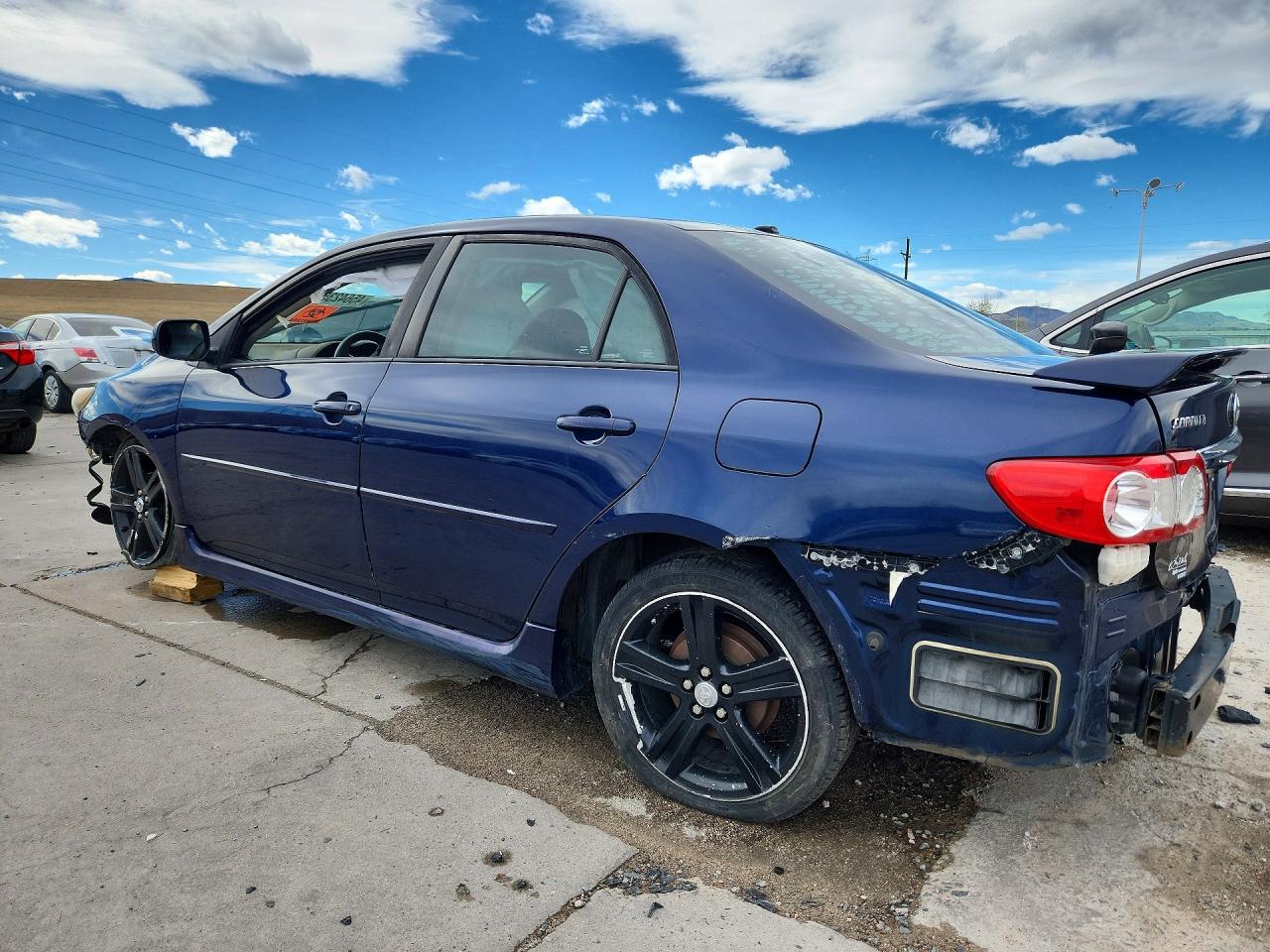 2013 TOYOTA COROLLA S photo 2