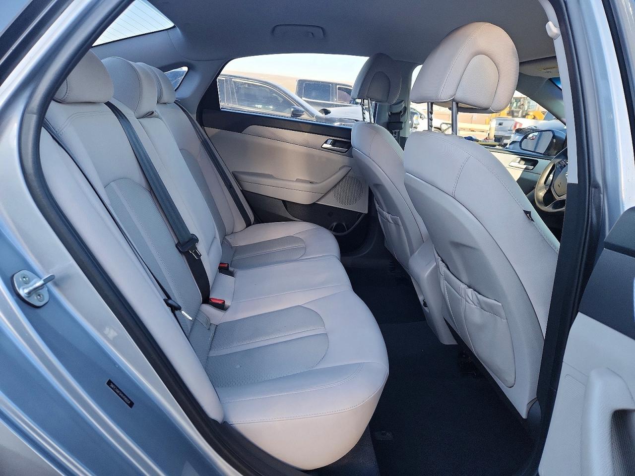 2017 HYUNDAI SONATA SE photo 19