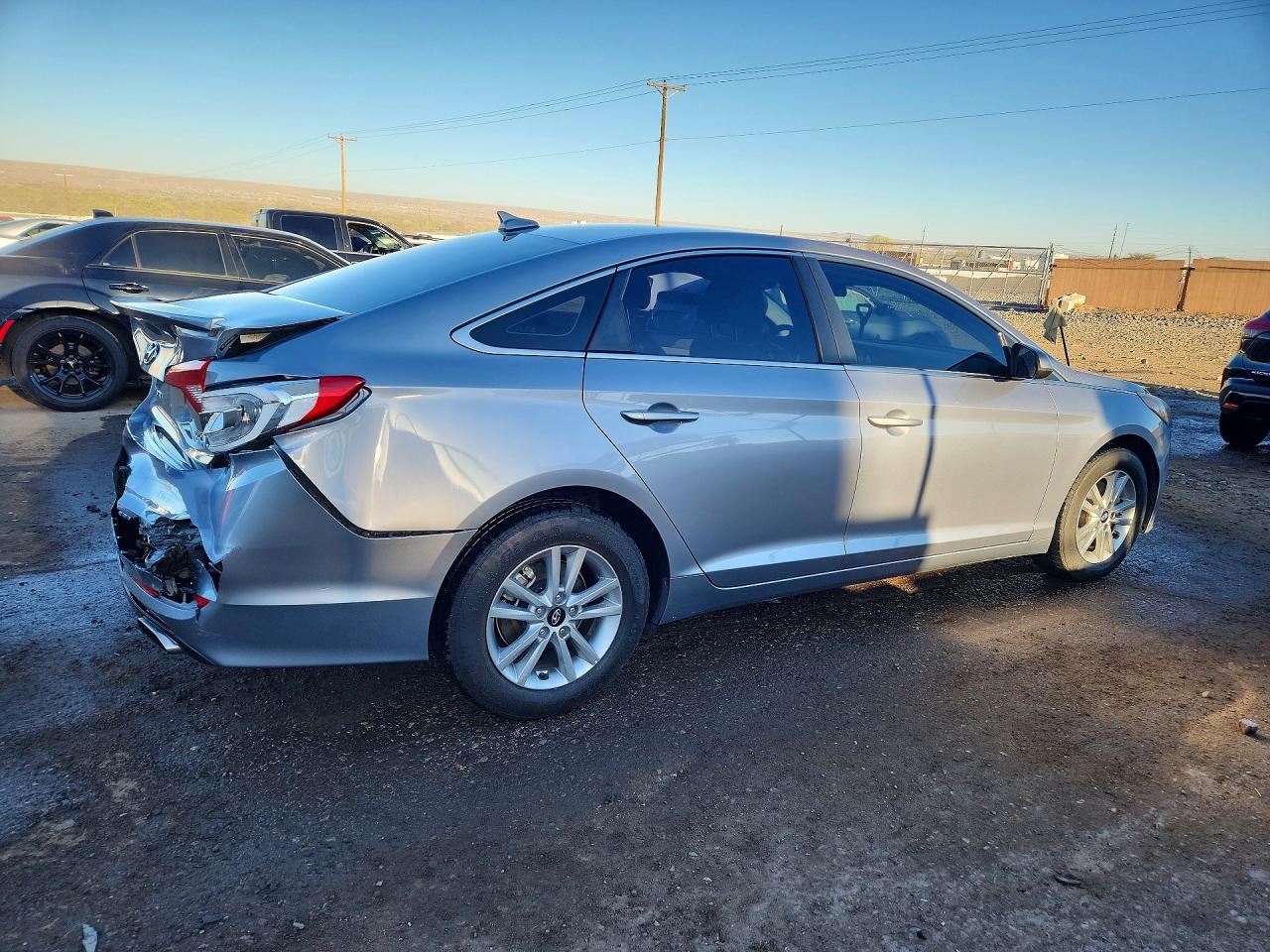 2017 HYUNDAI SONATA SE photo 5