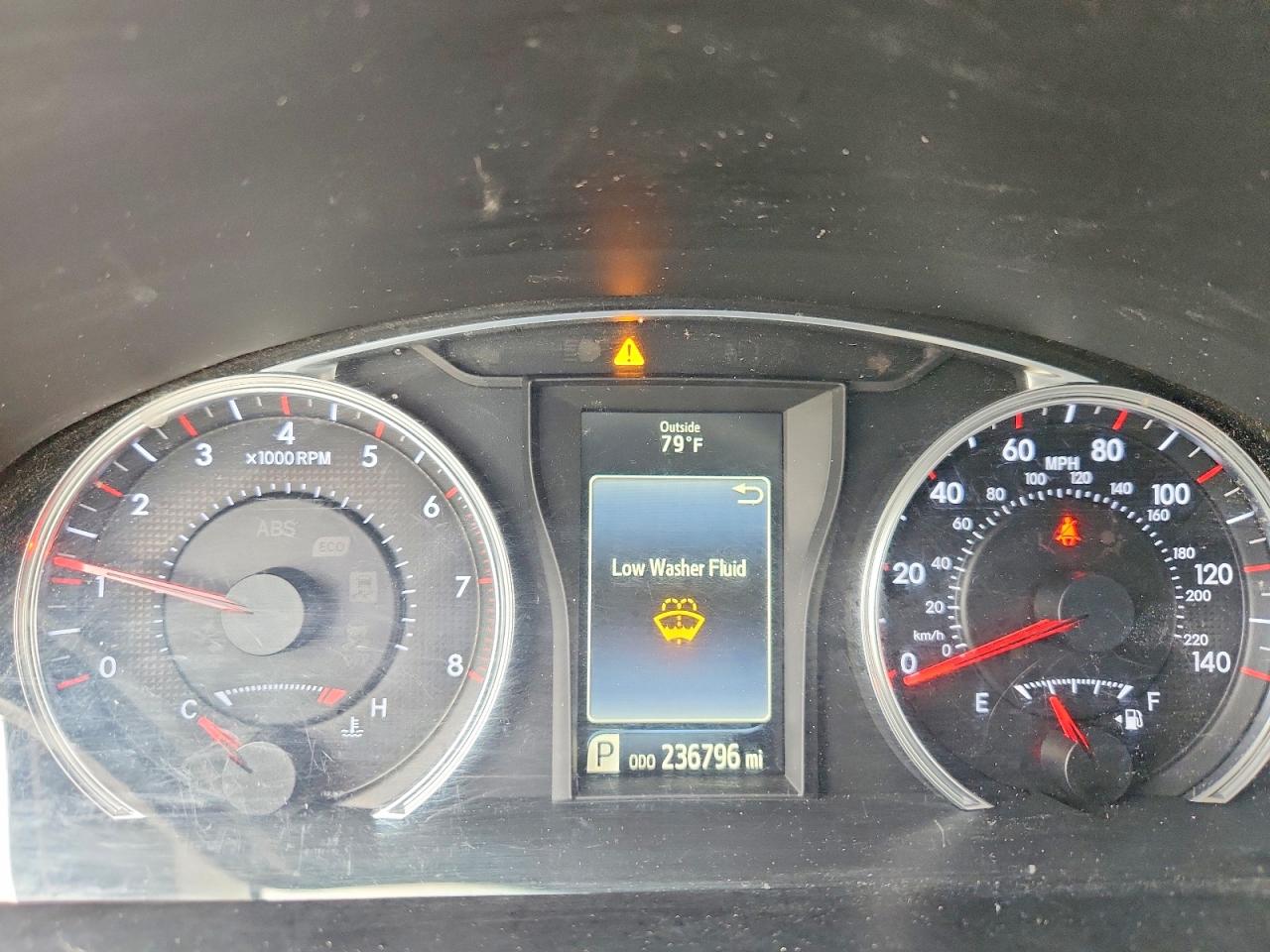 2015 TOYOTA CAMRY SE photo 9