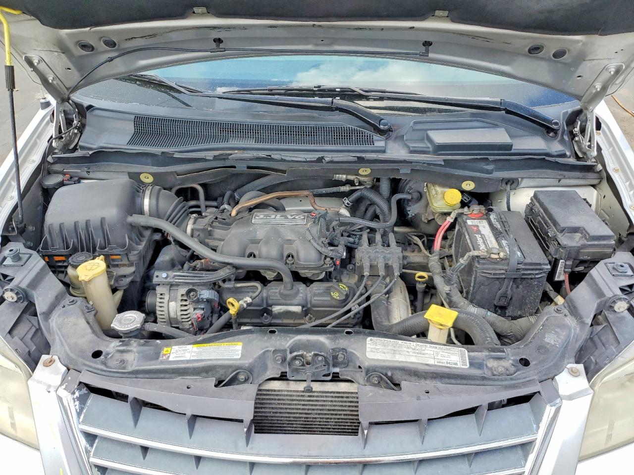 2010 CHRYSLER TOWN & COUNTRY LX photo 12